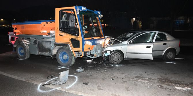 Sevelen: Zusammenprall zwischen Auto und Lastwagen