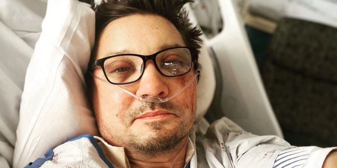 30 Knochenbrüche! - So schlimm stand es um Marvel-Star Jeremy Renner