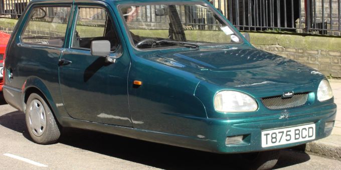 Der Reliant Robin wurde von 1973 bis 1981 gebaut. Nach einer kurzen Unterbrechung wurde 1989 der Robin Mk. II wieder eingeführt und bis 2001 hergestellt. Reliant Robin