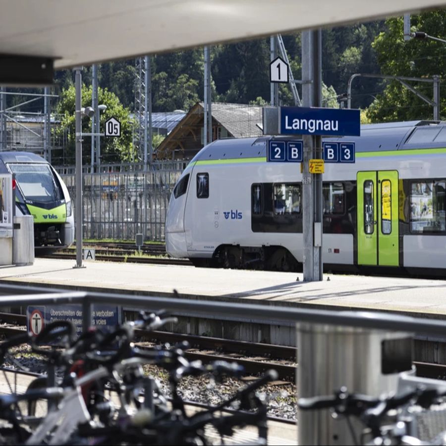 Das tut sie teilweise bereits, wie sie erklärt. Doch nicht immer geht das – einige Bahnhöfe sind zu kurz. (Archivbild)