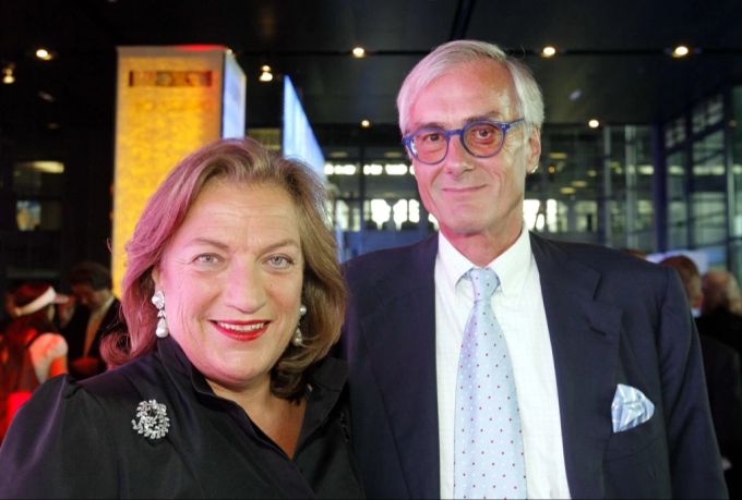 Ellen war mit dem Schweizer Geschäftsmann, Verleger und Kunstsammler Michael Ringier verheiratet. verlegerin ellen ringier