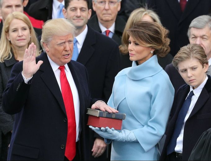 Donald und Melania Trump bei der Vereidigungszeremonie am 20. Januar 2017. melania trump
