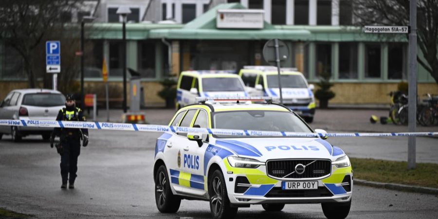 Schweden Schiesserei Polizeiautos Örebro