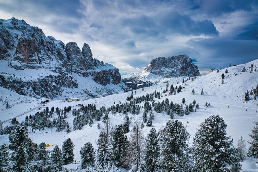 Berge Schnee Symbolbild