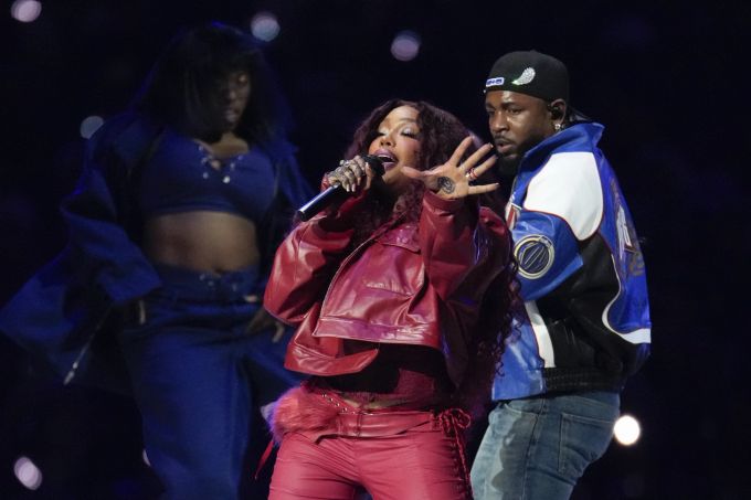 Kendrick Lamar wurde von Sängerin SZA unterstützt super bowl halftime show