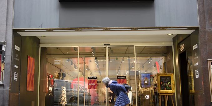 Die Warenhausgruppe Globus hat mehr Zeit erhalten, um ihre Angelegenheiten zu regeln. Der Signa European Invest Holding AG, über welche das Signa-Firmenkonglomerat von René Benko ihren Globus-Anteil von 50 Prozent hält, wurde die definitive Nachlassstundung gewährt. (Archivbild) Die Warenhausgruppe Globus hat mehr Zeit erhalten, um ihre Angelegenheiten zu regeln. Der Signa European Invest Holding AG, über welche das Signa-Firmenkonglomerat von René Benko ihren Globus-Anteil von 50 Prozent hält, wurde die definitive Nachlassstundung gewährt. (Archivbild)
