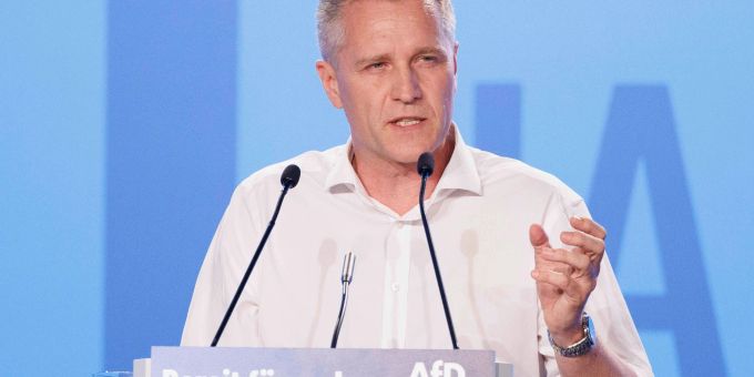 Hintergrund sind Ermittlungen wegen des Verdachts der Geldwäsche- und Bestechlichkeit gegen den ehemaligen Bundestagsabgeordneten. (Archivbild) Peter Bystron