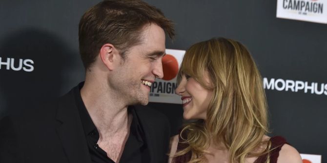 Robert Pattinson, Suki Waterhouse