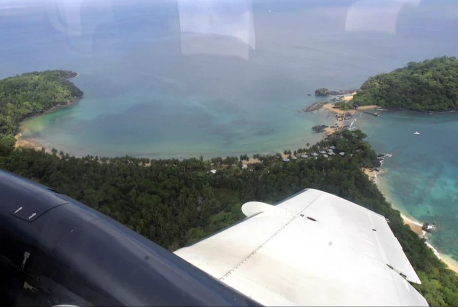 Per Flug und Autofahrt wollten die Gestrandeten das Kreuzfahrtschiff einholen und in Gambia wieder an Bord gehen. (Symbolbild)