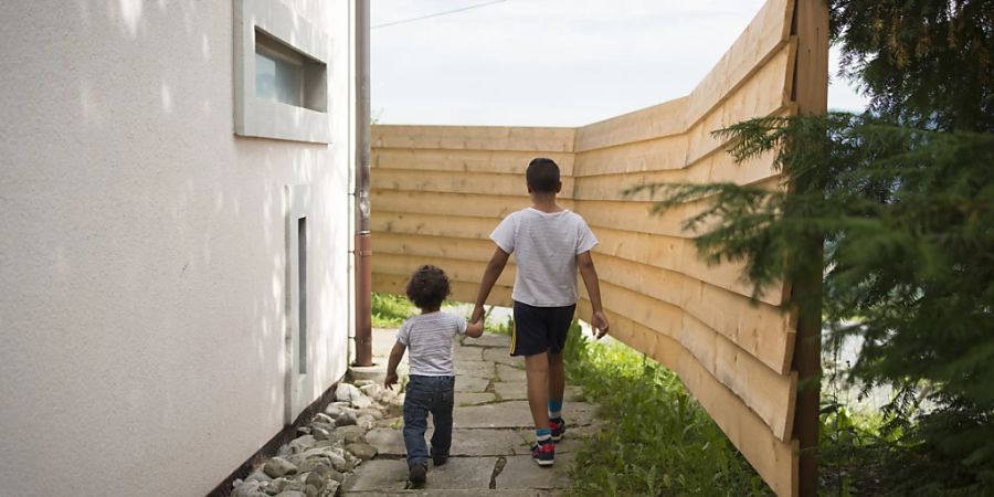Die tiefen Ansätze der Asylsozialhilfe für vorläufig Aufgenommene im Kanton Aargau ist nach einem Beschwerdeentscheid des kantonalen Verwaltungsgericht nicht zu beanstanden. Das Verwaltungsgericht wies die Beschwerde einer sechsköpfigen Familien ab. (Symbolbild)