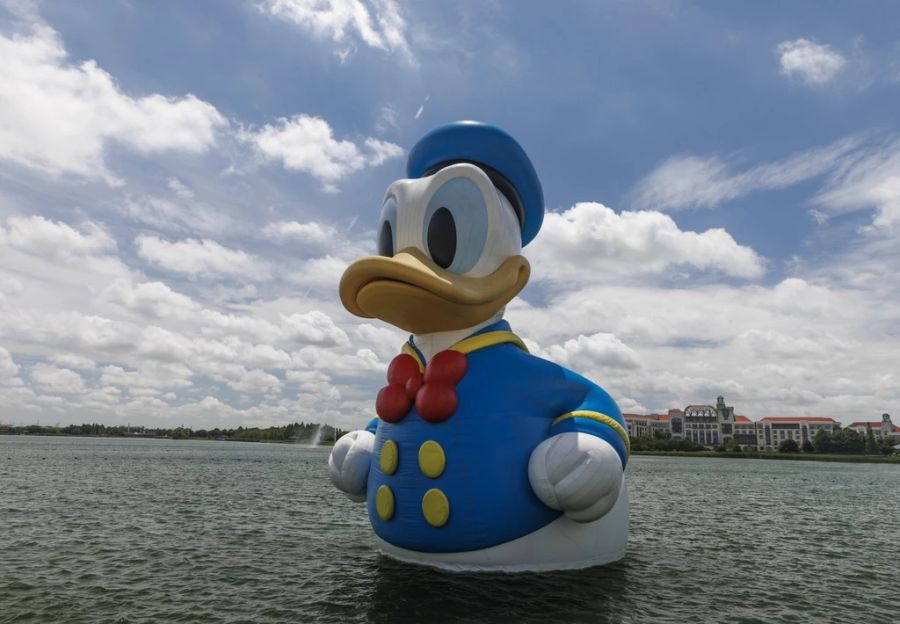 Der AFD-Moderator verwechselt Donald Trump mit Donald Duck.