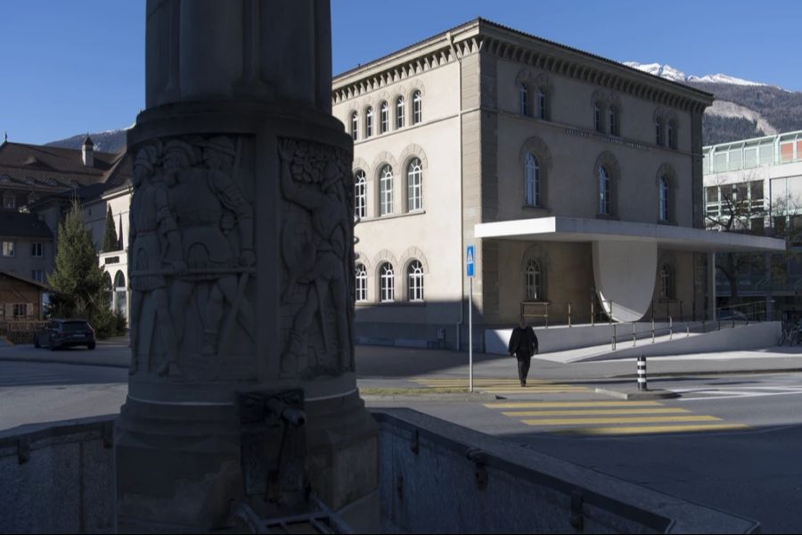 Das Grossratsgebäude in Chur. Hier läuft der Vergewaltigungsprozess gegen einen Bündner Ex-Richter.