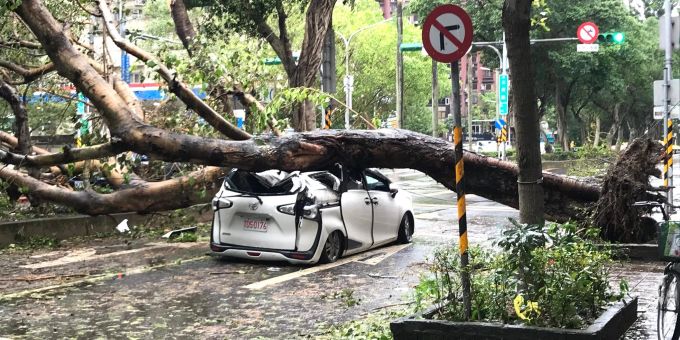 In Taiwan hat der Taifun «Kong-rey» für Verwüstung gesorgt. In Taiwan hat der Taifun «Kong-rey» für Verwüstung gesorgt.