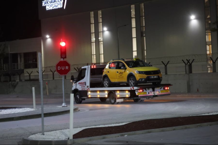 Vor der Tat gaben sie sich als Paar aus und erschossen den Taxifahrer, der sie in die Nähe des Tatorts brachte.