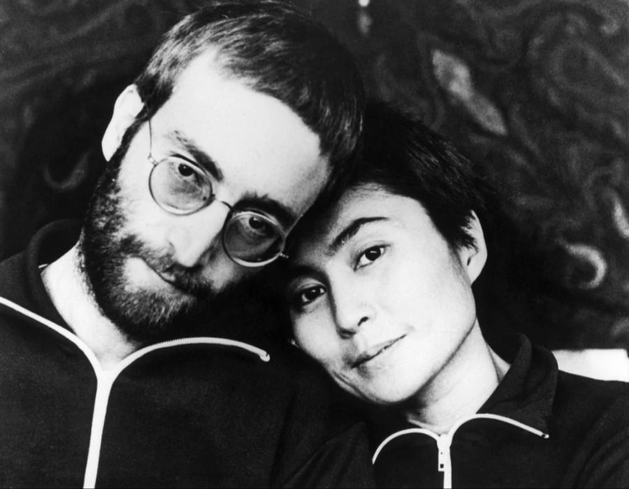 Yoko Ono Uhr