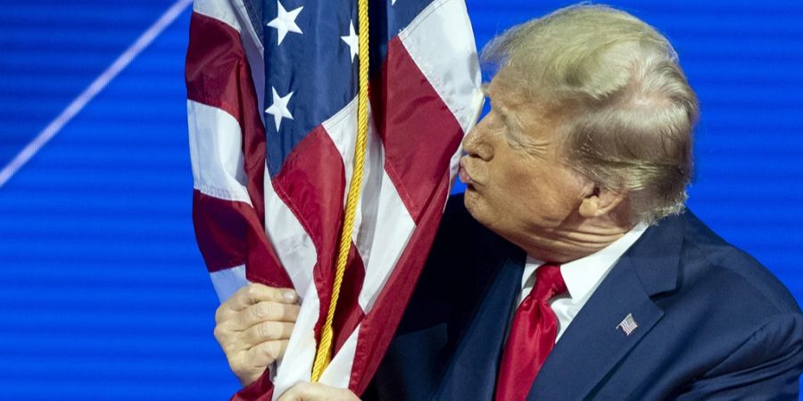 Trump-Fan Flagge Hurrikan