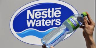 Auf November - Prozess gegen Nestlé Waters zu Müllentsorgung verschoben