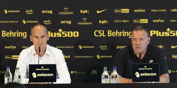 Patrick Rahmen (r) ist nicht mehr YB-Trainer. Seine Freistellung kommt nicht nur gut an – viele sehen das Problem bei seinen (ehemaligen) Vorgesetzten, etwa Sportchef Steve von Bergen (l). YB