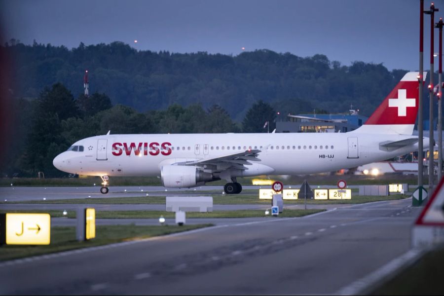 Die Lufthansa-Tochter Swiss stellt ihre Flüge nach Israel und in den Libanon für die nächsten eineinhalb Wochen ein. (Archivbild)