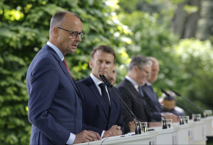Friedrich Merz reiste nach seinem Antritt als Bundeskanzler Deutschlands direkt nach Polen, Brüssel, Frankreich und auch die Ukraine. Friedrich Merz