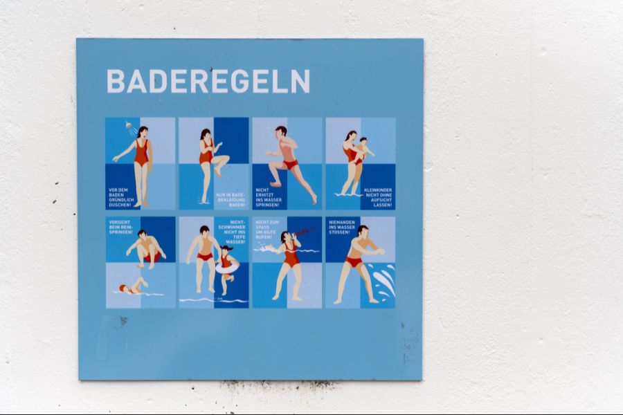 Laut einzelner Badegäste seien es vor allem Gruppen von Männern aus dem Elsass, die sich nicht an die Badregeln halten würden.