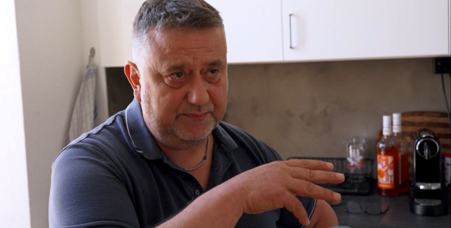 Gemeindeverwalter Yvan Jeanrenaud befürchtet eine Eskalation aufgrund des zunehmenden Unmuts der Dorfbevölkerung.