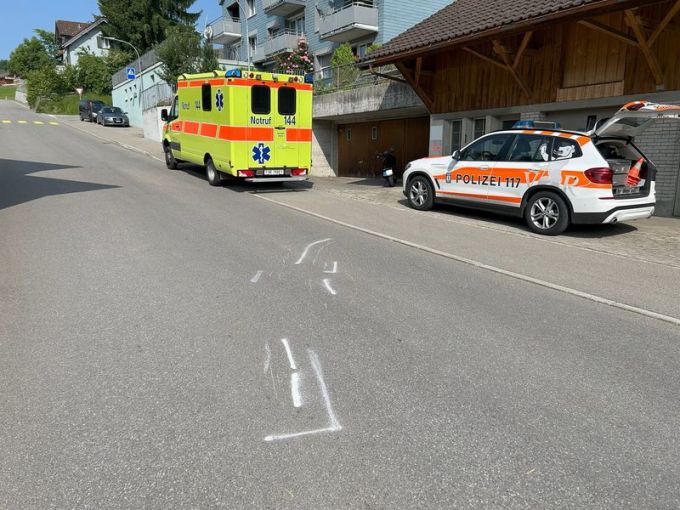 In Urnäsch ist ein Motorradfahrer gestürzt. Sturz