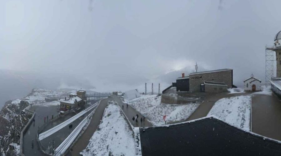 Weisse Pracht am Dienstagmorgen auf dem Gornergrat (3135 m ü. M.) oberhalb von Zermatt VS.