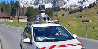 Schwyz - Zustand der Strassen wird mit Spezialfahrzeug erfasst