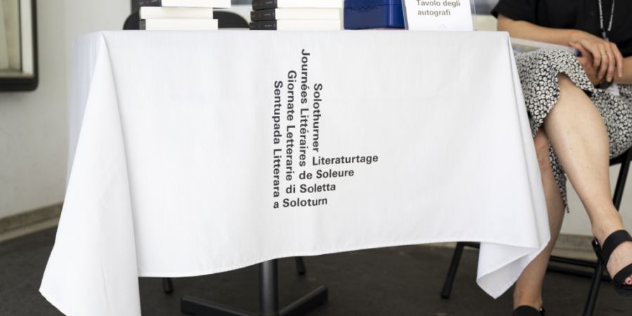 An der 48. Ausgabe der Solothurner Literaturtage werden 140 Gäste Einblicke in ihr literarisches Schaffen geben. Rund die Hälfte von ihnen - Autorinnen oder Übersetzer - reisen aus d...