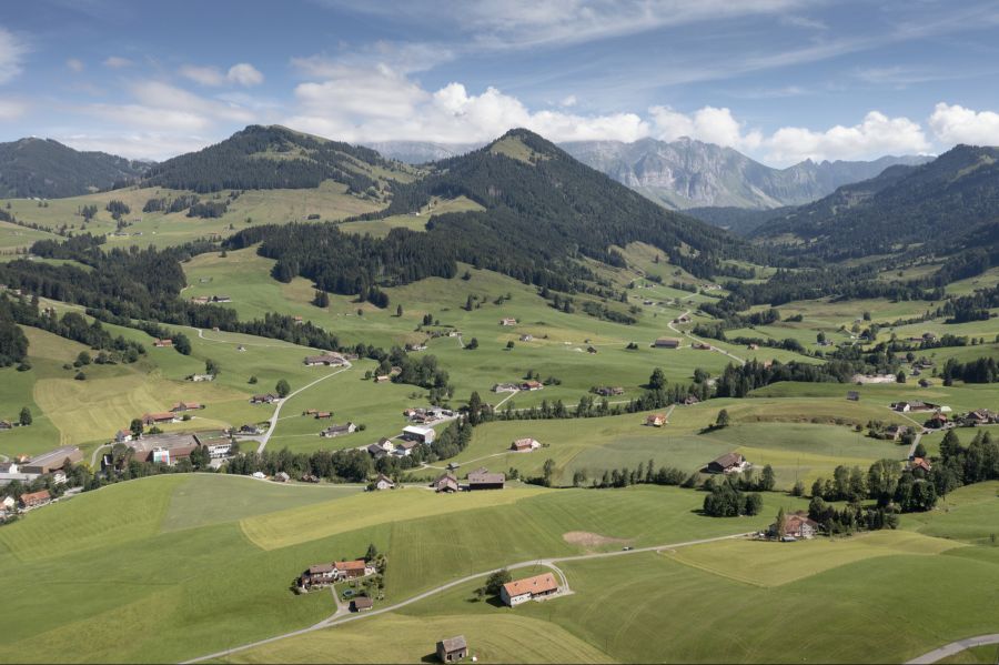 In der Gemeinde Urnäsch im Kanton Appenzell Ausserrhoden ist es am Donnerstagvormittag zu einem schweren Gewaltdelikt gekommen.