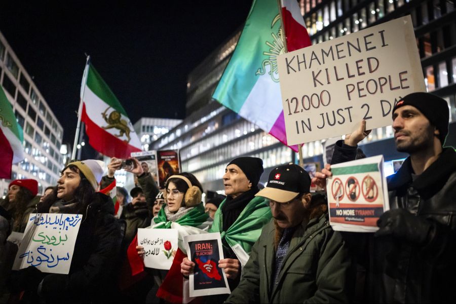 Gegen Protestierende geht das Regime dagegen mit voller Härte vor. Darauf machen auch Exil-Iraner in Zürich aufmerksam.