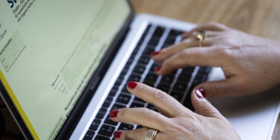 Die Luzernerinnen und Luzerner können ab 26. Januar ihre Steuererklärung erstmals komplett digital ausfüllen. (Symbolbild)