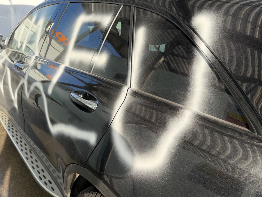 An der Seite stand «FU».