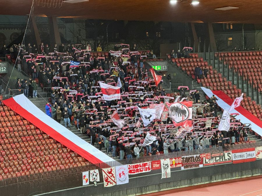 Die Fan-Kurve des FC Winterthur.