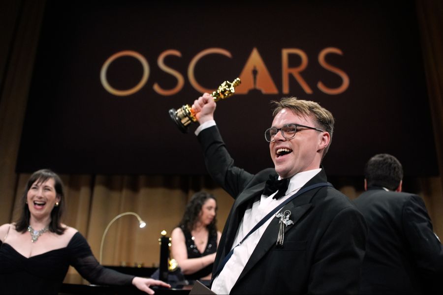 Pavel Talankin jubelte bei den Oscars mit seiner Trophäe. Wenige Wochen später verschwand sie auf dem Flug nach Deutschland.
