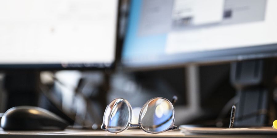 Kaum angefangen, schon wieder weg: Ein Zürcher Gemeindeschreiber, dem wenige Monate nach Arbeitsbeginn gekündigt wurde, hat sich vor Gericht eine Entschädigung erstritten.  (Symbolbild)