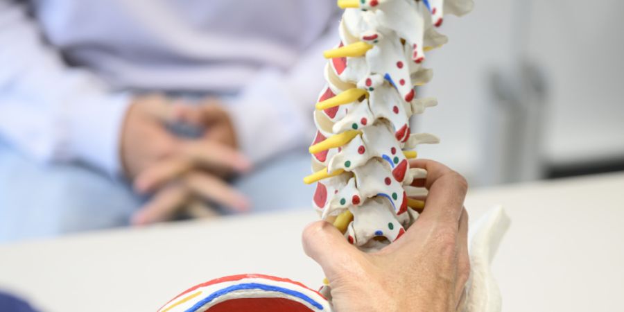 Im Prozess gegen einen ehemaligen Chirurgen im Berner Amthaus wurde am Dienstag mit den Plädoyers fortgefahren. (Symolbild)