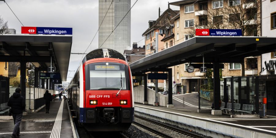 In Sachen SBB-Pünktlichkeit hat die Westschweiz aufgeholt, das Tessin hinkt noch etwas nach. Über die gesamte Schweiz gesehen war die Bahn im vergangenen Jahr so pünktlich wie noch n...