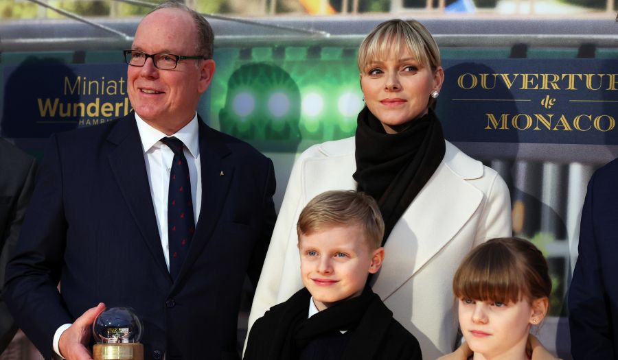 Fürstin Charlène mit Famile