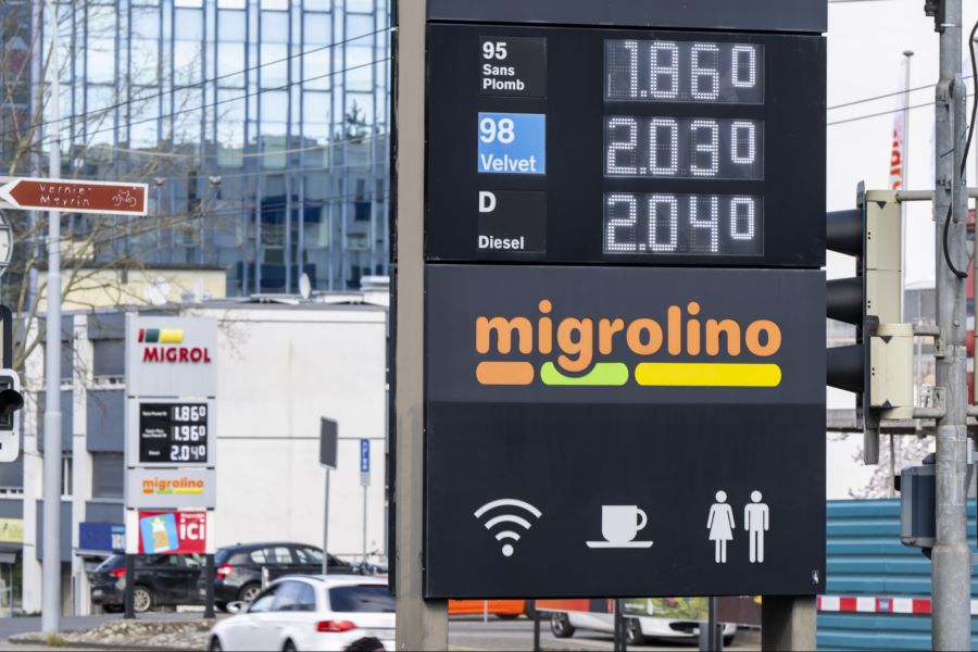 Auch bei einem raschen Frieden im Nahen Osten dürften die Benzinpreise so schnell nicht sinken.