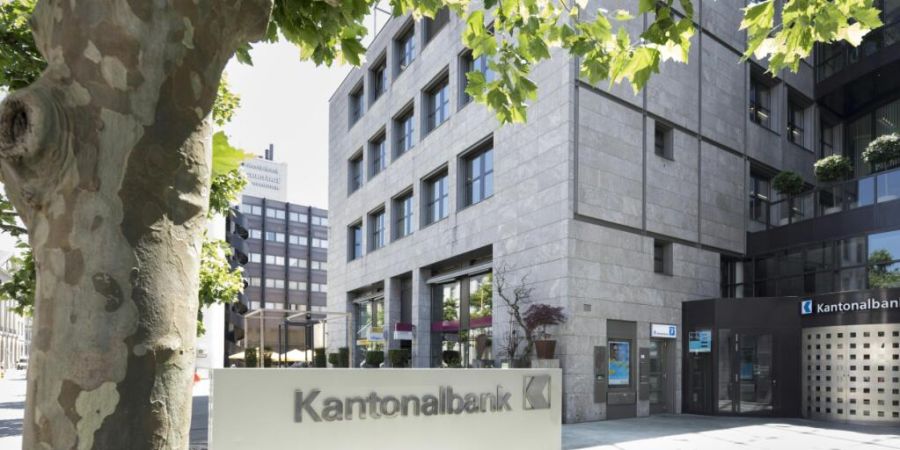 Die Aargauische Kantonalbank (AKB) mit Hauptsitz in Aarau hat 2025 die tiefen Zinsen gespürt und weniger Gewinn als im Vorjahr erzielt. (Archivbild)