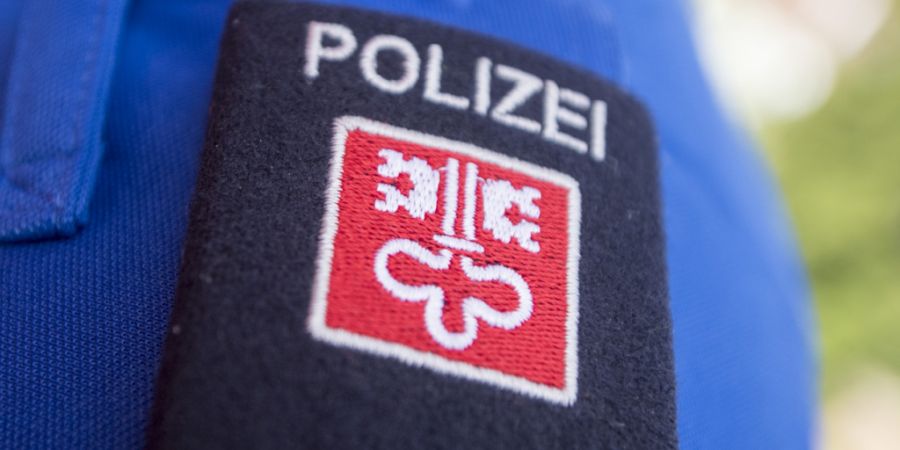 Die Kantonspolizei Nidwalden forderte die Bevölkerung auf, Fenster und Türen geschlossen zu halten. (Symbolbild)