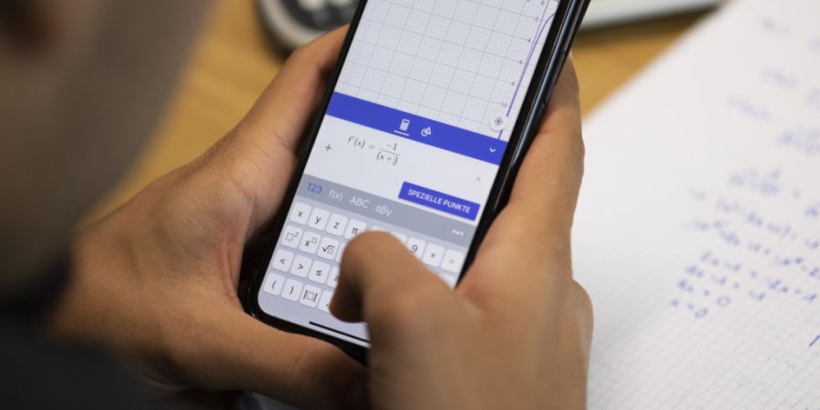 Für die Gymnasien im Kanton Schwyz gelten neue Matura-Regeln. (Symbolbild)