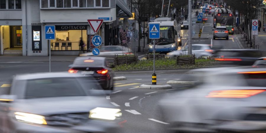 Abend Strassenverkehr
