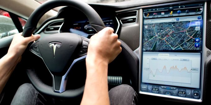 San Francisco - Autonomes Fahren: Klage gegen Tesla nimmt erste Hürde