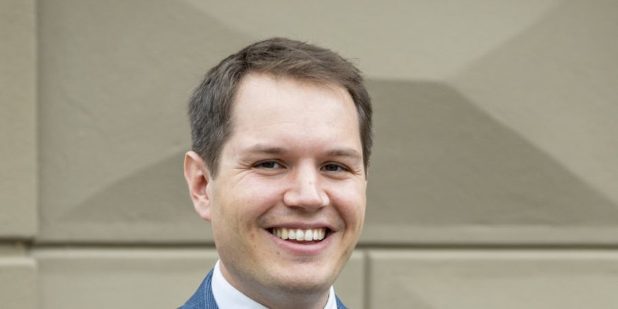 Der Schwyzer SP-Fraktionspräsident Jonathan Prelicz will mit einer Initiative die hohen Mieten im Kanton bekämpfen. (Archivfoto)