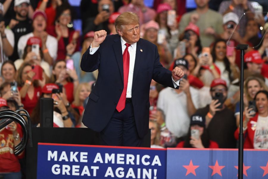 Donald Trump tanzt