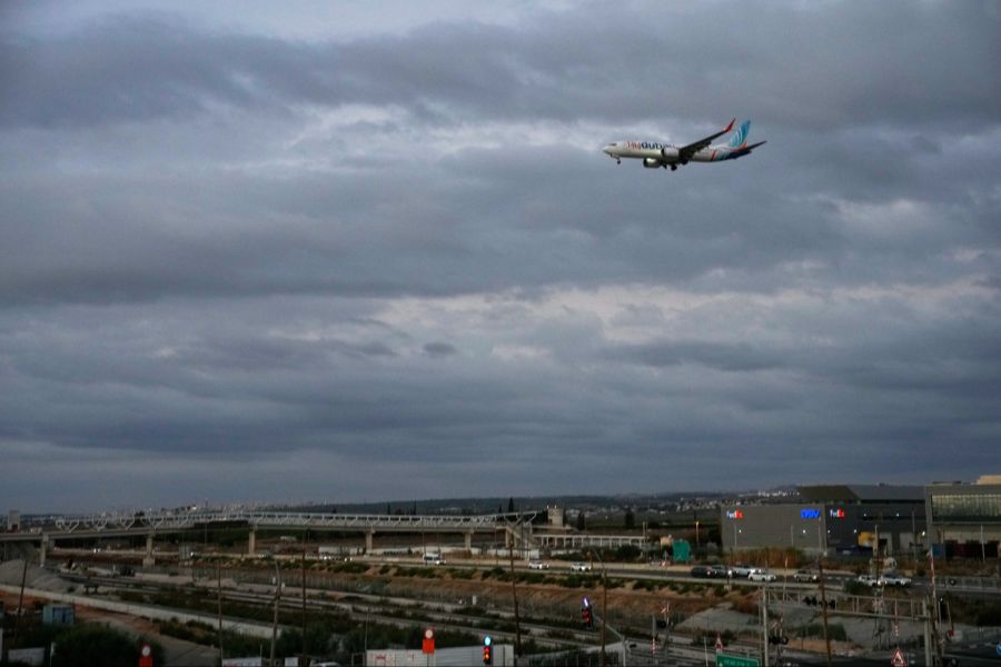 Wie der israelische Sender «Channel 12» berichtet, habe der islamistische Co-Pilot al-Hammami das Flugzeug auf den Flughafen von Tel Aviv abstürzen lassen wollen.