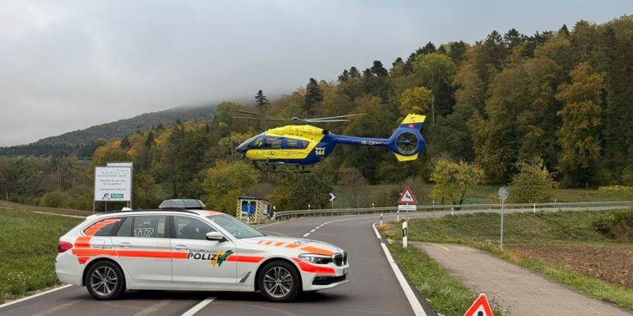 Die Frau wurde mit einem Rettungshelikopter in ein Spital geflogen.